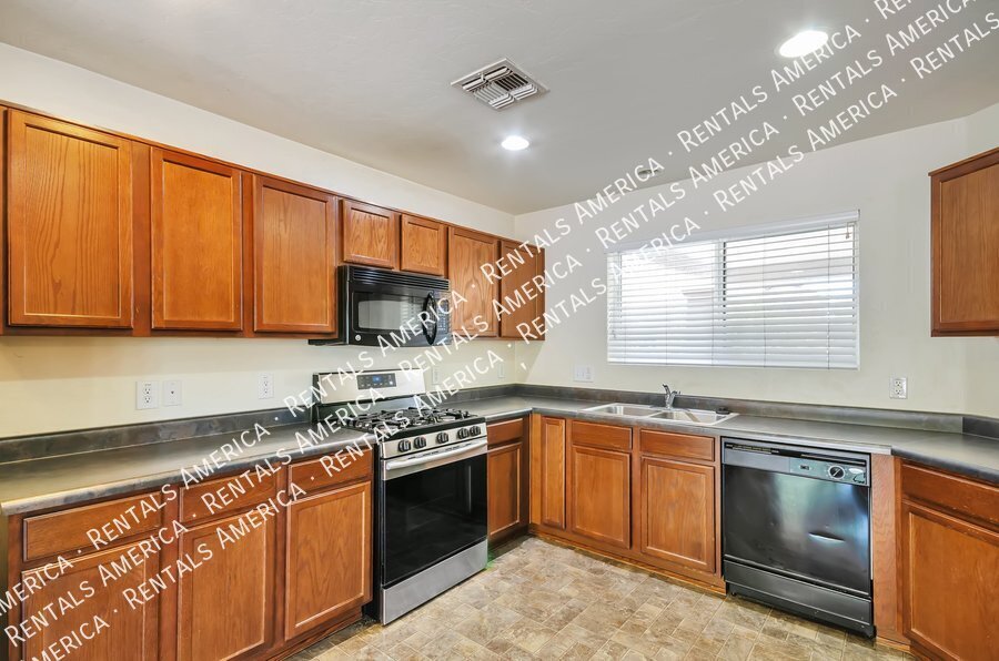 Building Photo - 2834 W Duskywing Dr