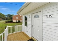 Building Photo - 3 Bedroom 1 Bathroom