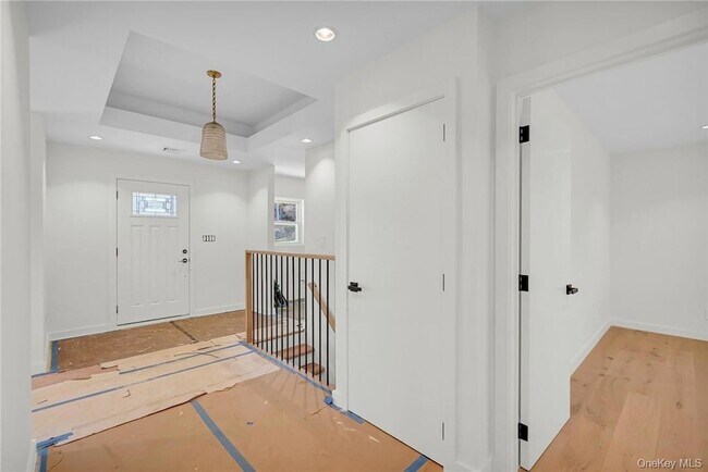 Building Photo - 225 Hilltop St