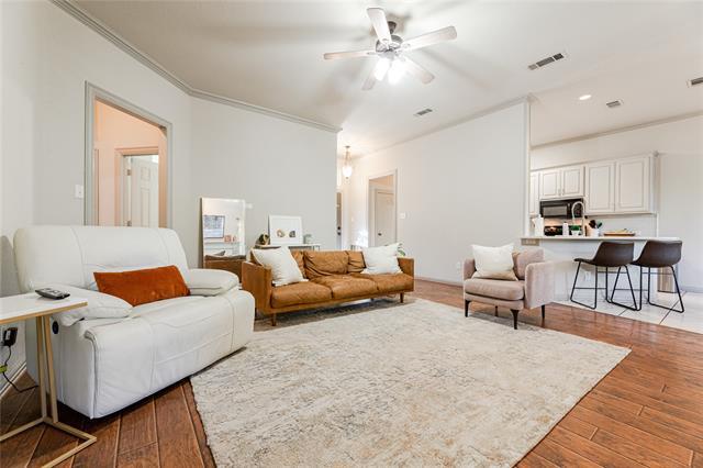 Building Photo - 231 E Vine St