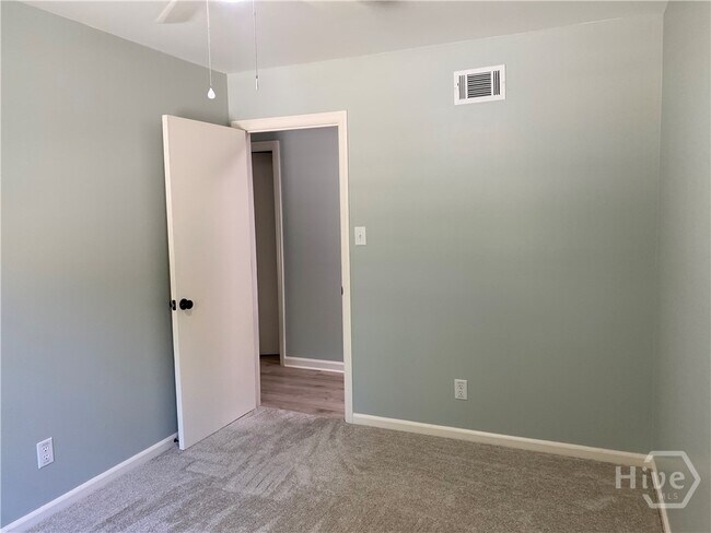 Building Photo - 12438 Largo Dr