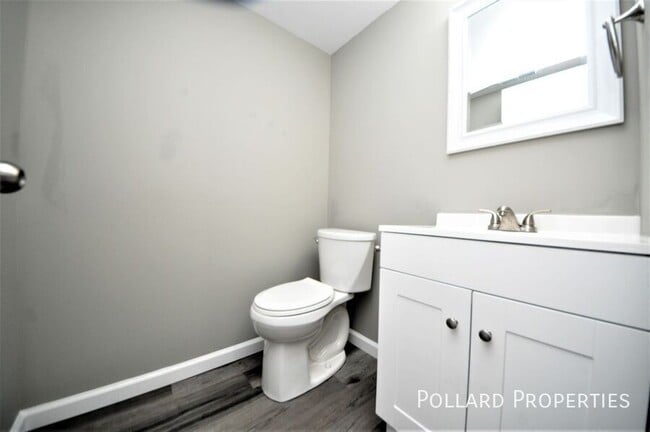 Building Photo - 1060 Arlington Way