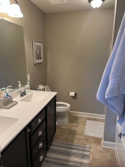 Building Photo - 3294 Red Oak Trl