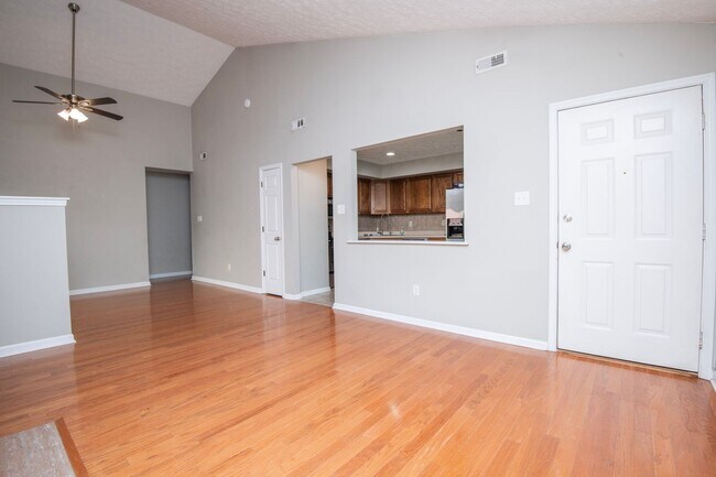 Building Photo - Knoxville 37922 - 3 bedroom, 2 bath with fenced-in yard - Call Susan Niedergeses (865) 300-4722