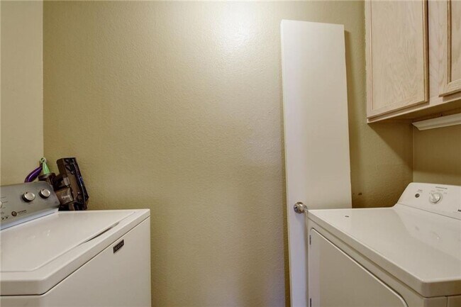 Building Photo - West Campus Complex For Lease Aug 2026!