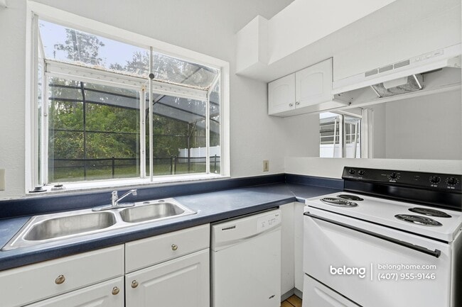 Building Photo - 2542 Davenport Cir