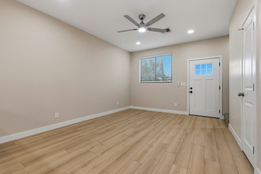 Building Photo - 1222 E Diamond St