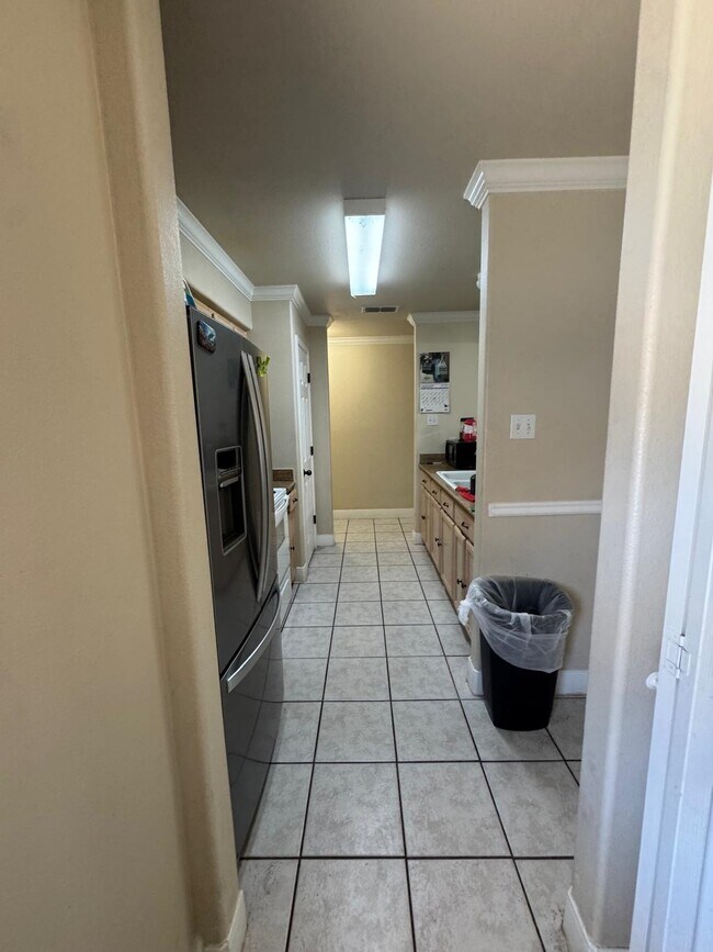 Building Photo - 218 Girasol Ct