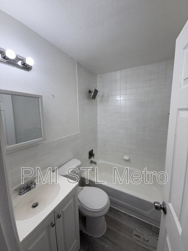 Building Photo - 10870 Spring Garden Dr
