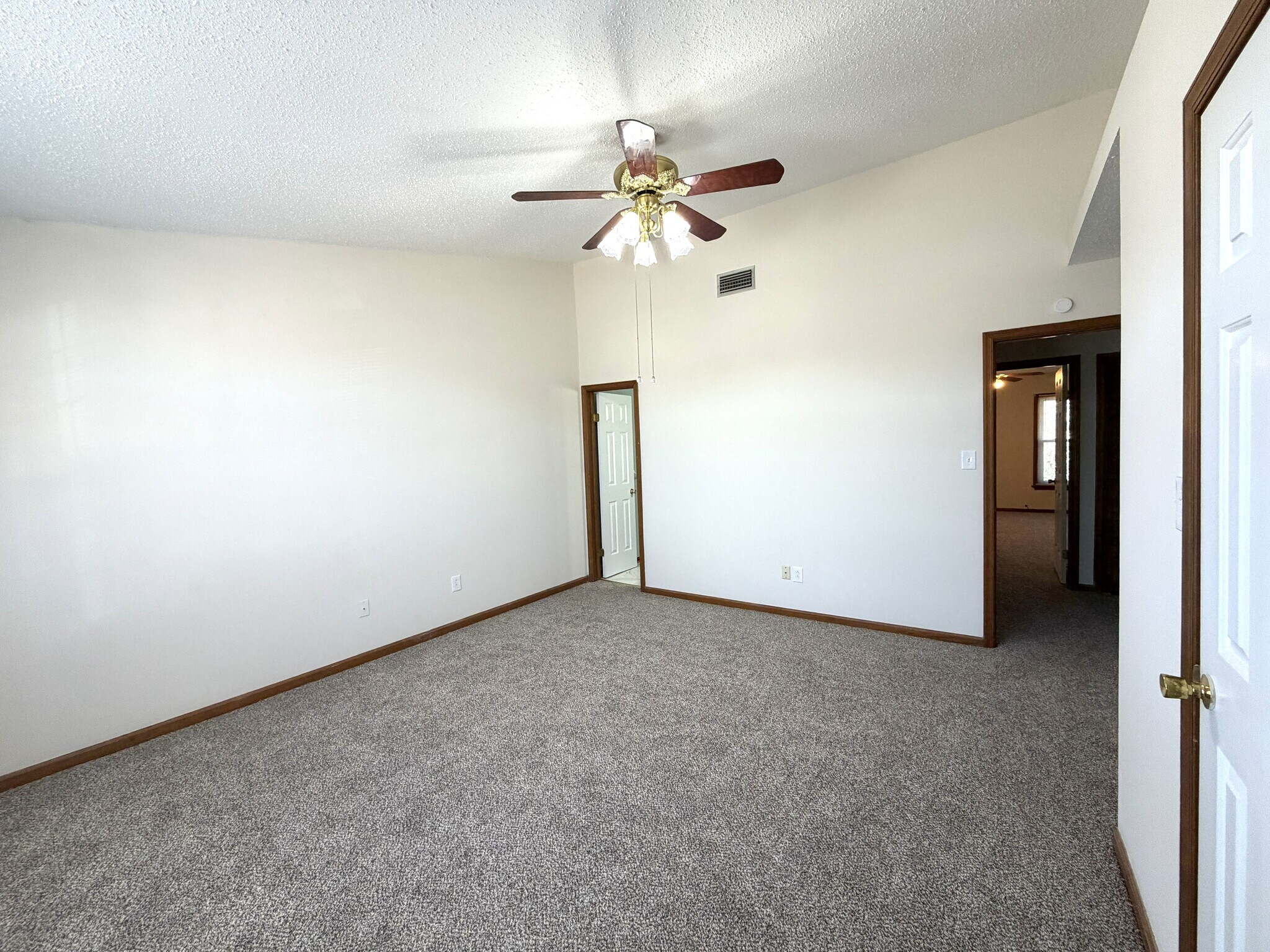 Building Photo - 1409 Sampson Ln