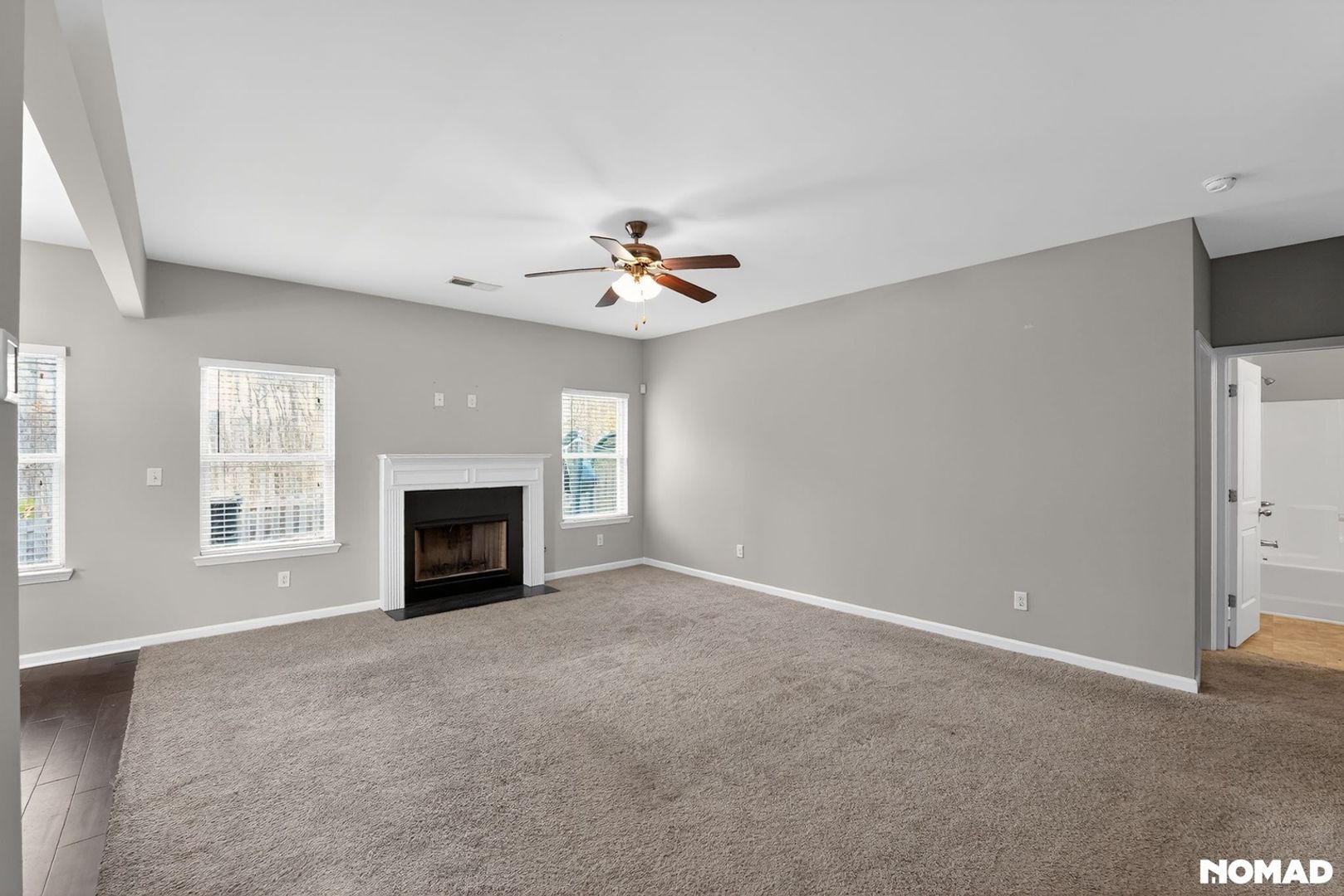 Building Photo - 1154 Paramount Dr