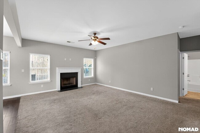 Building Photo - 1154 Paramount Dr