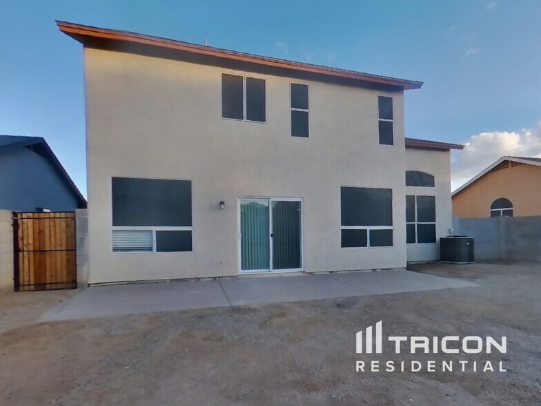 Building Photo - 3802 W Firehawk Dr