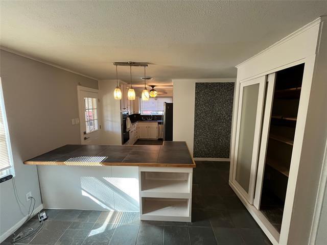 Building Photo - 2121 Cliff Park