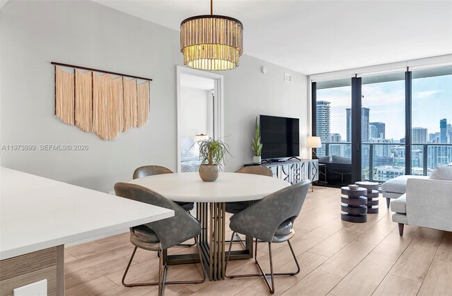 Building Photo - 121 NE 34th St