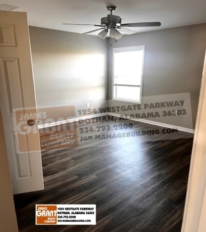 Building Photo - 9965 S Park Ave