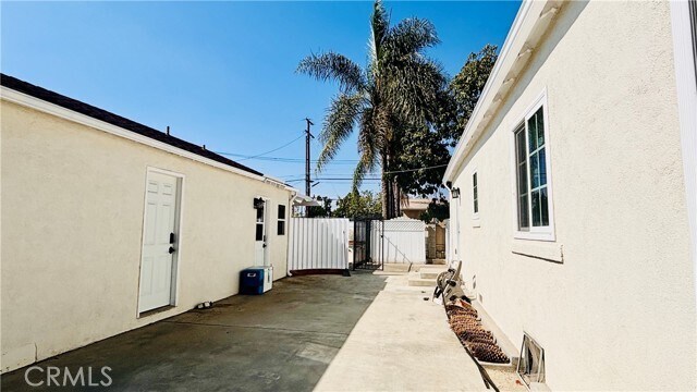 Building Photo - 207 S El Molino St