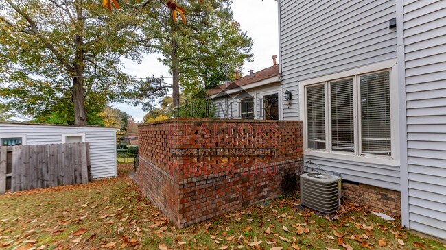 Building Photo - 3812 Wingate Dr