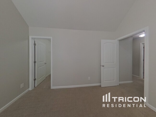 Building Photo - 64 Ledford Way