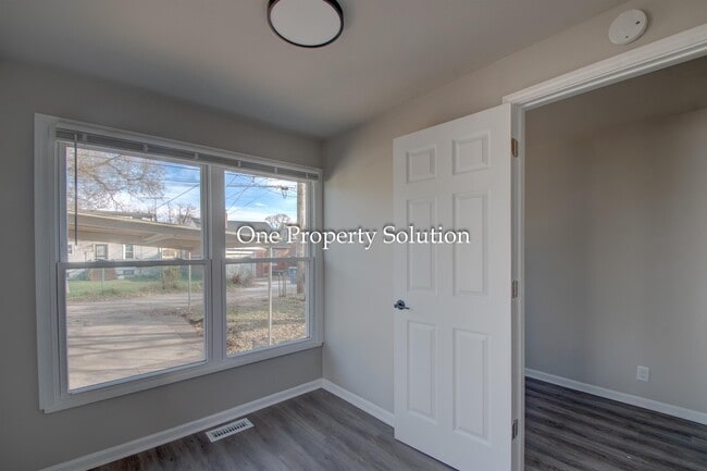 Building Photo - 317 Garfield St