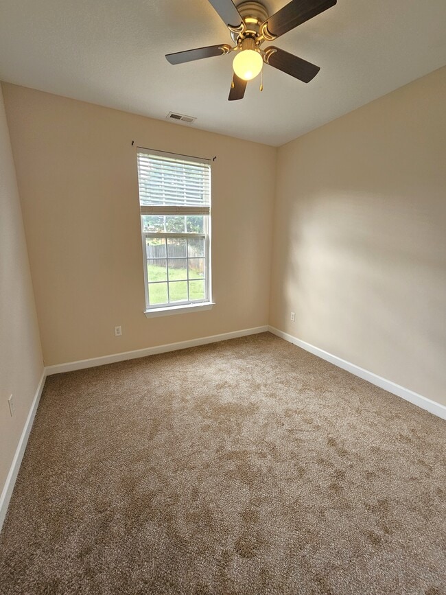 Building Photo - 232 Worcester Ln