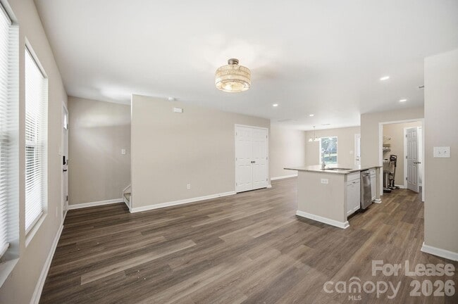 Building Photo - 1361 Ontario Dr