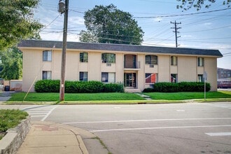 Building Photo - 305 Maple Ave