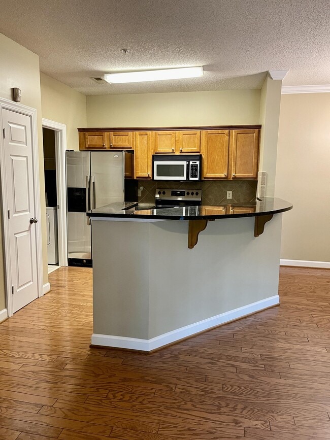 Building Photo - 212 Sterling Oaks Dr