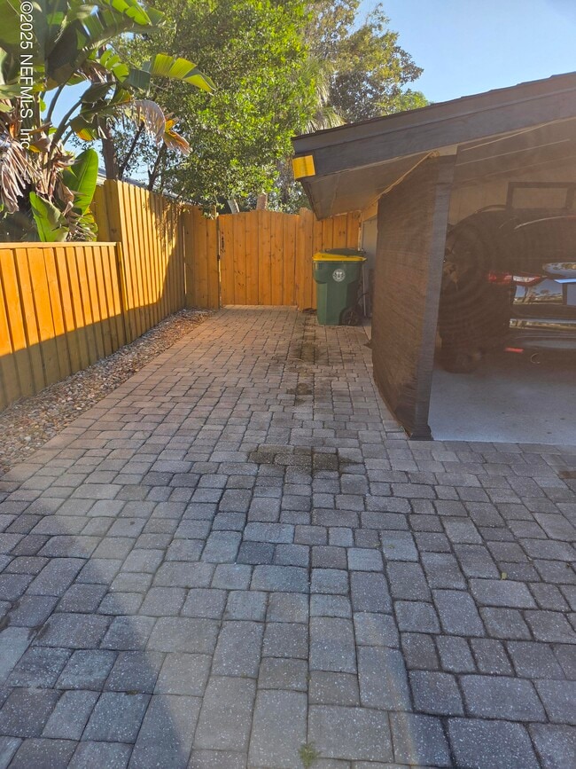 Primary Photo - 1811 Eastern Dr