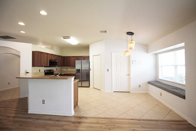 Building Photo - 6428 Waverly Green Way