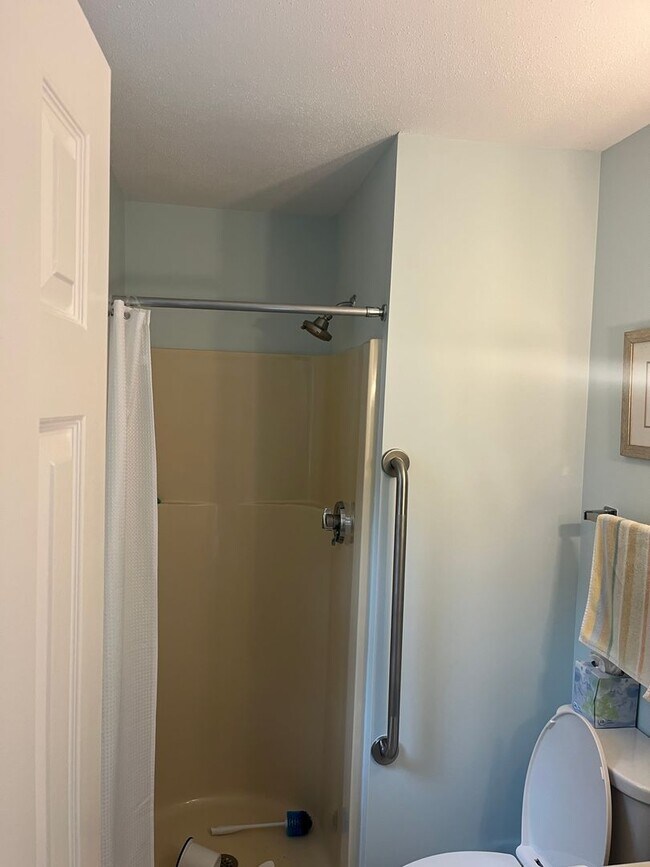 Building Photo - Fully updated 2Bd / 2Br Bassett Pond Condo...