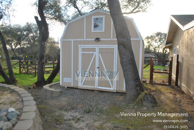 Building Photo - 7457 Shadow Oaks Ln