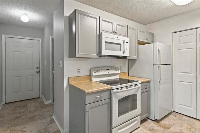 Building Photo - 3001 Oak Park Ct