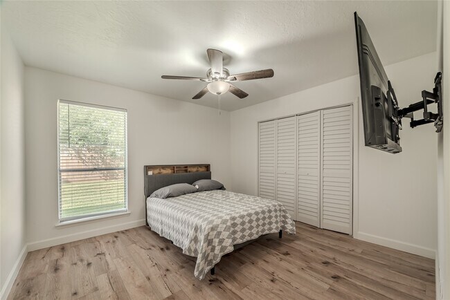 Building Photo - 2423 Woven Wood Ln