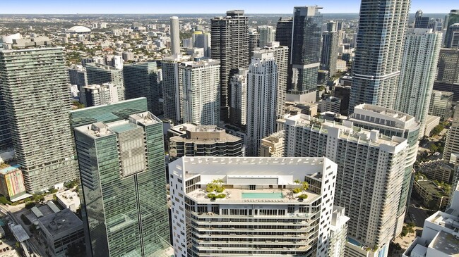 Building Photo - 1300 Brickell Bay Dr