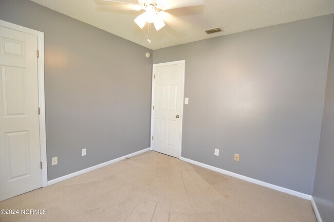 Building Photo - 206 Wedgewood Dr