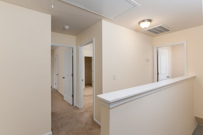 Building Photo - House In The Charming Neighborhood of Lake Carolina
