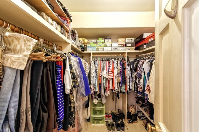 Building Photo - 11407 S Chestwood Dr