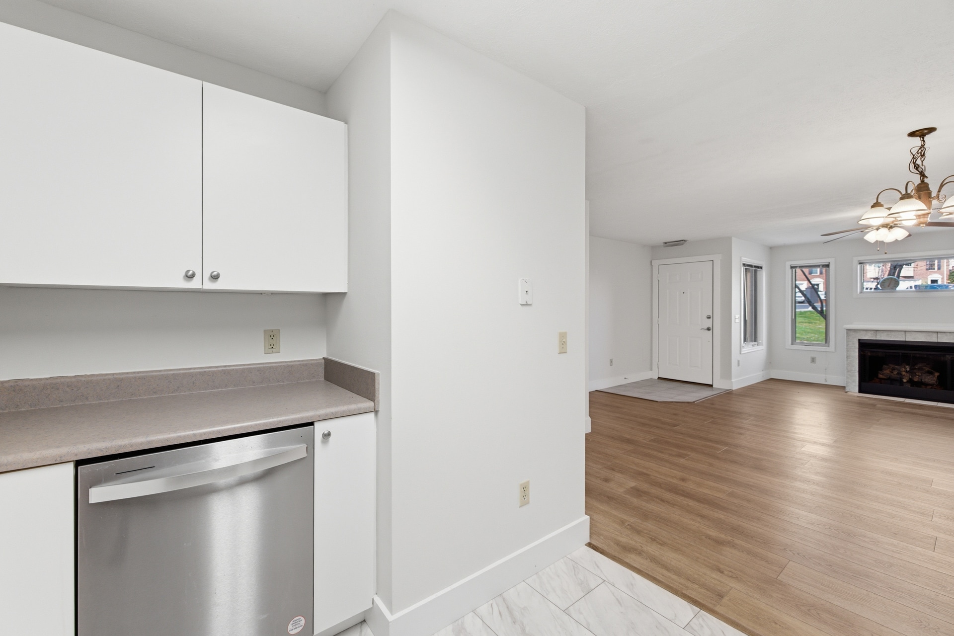 Building Photo - 1921 Ty Way Xing