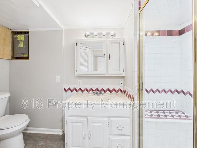 Building Photo - 6304 E 150th Terrace