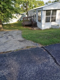 Building Photo - 719 Golden Point