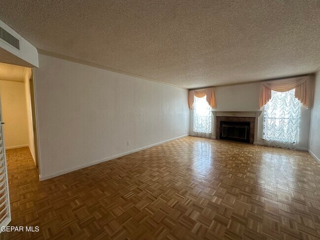 Building Photo - 724 Espada Dr