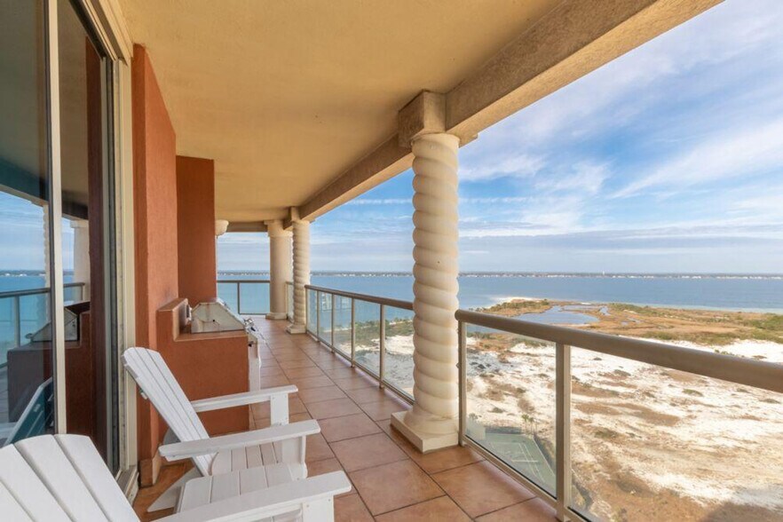 Building Photo - 3 Portofino Dr