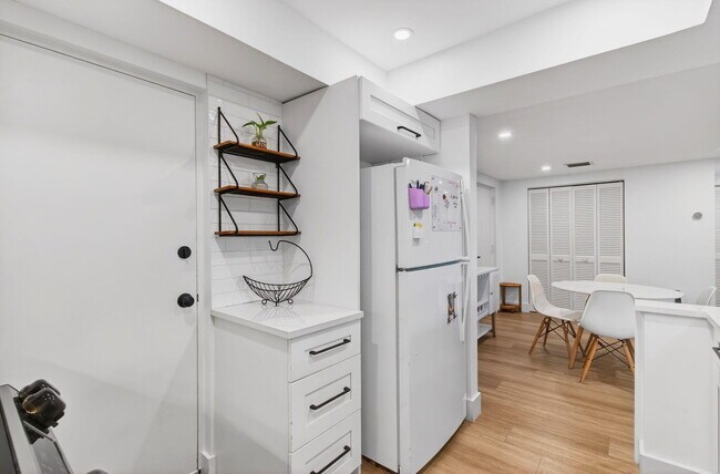 Building Photo - 50 SW 3rd Ave