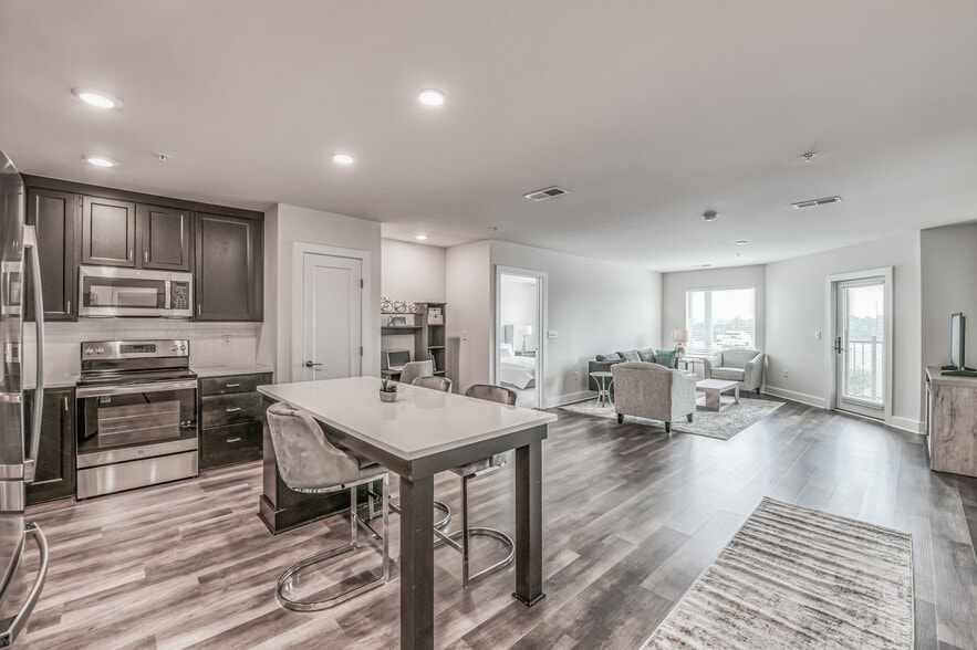 The Regency 1785 McKees Rocks Rd McKees Rocks PA 15136 Apartment Finder