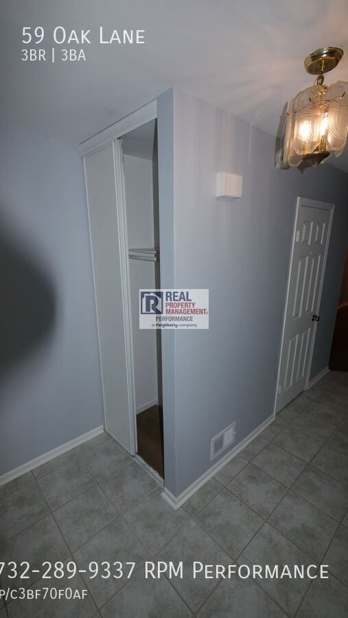 Building Photo - 59 Oak Ln