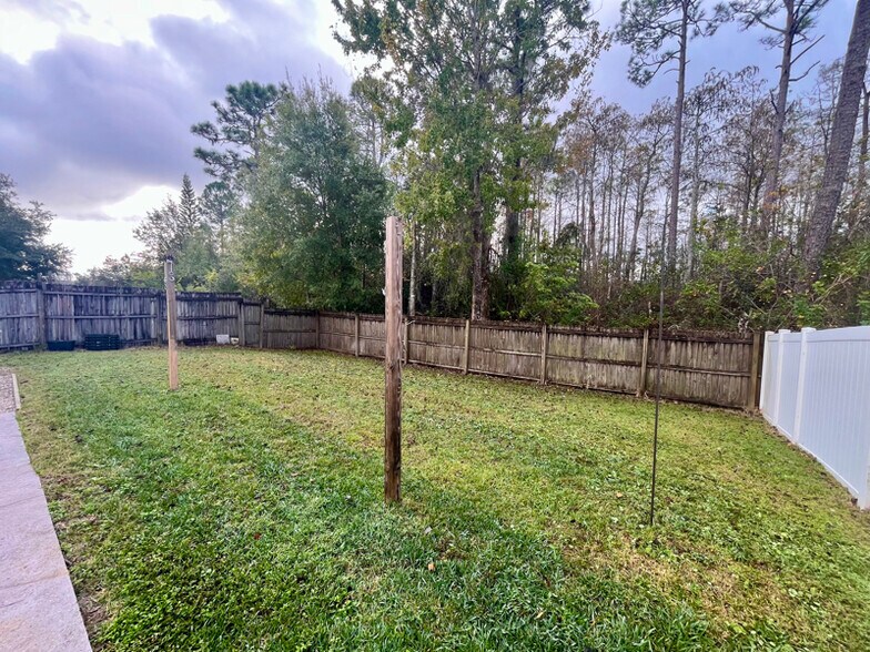 Building Photo - 2320 Stone Abbey Blvd