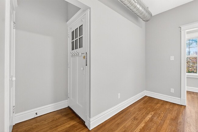 Building Photo - 6432 Alamo Ave