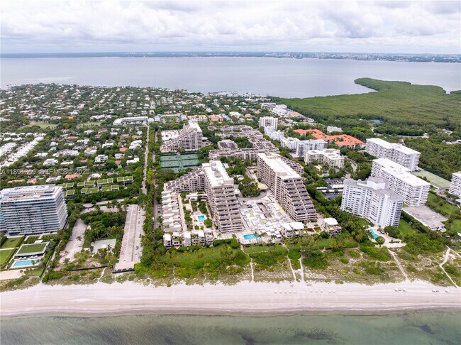 Building Photo - 101 Crandon Blvd