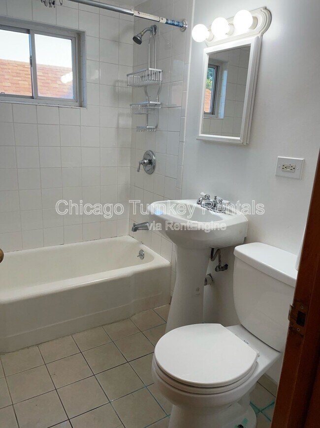Building Photo - 1243 W 31st St